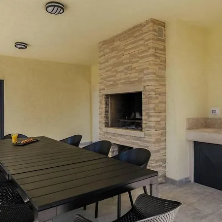 Quinta 4*